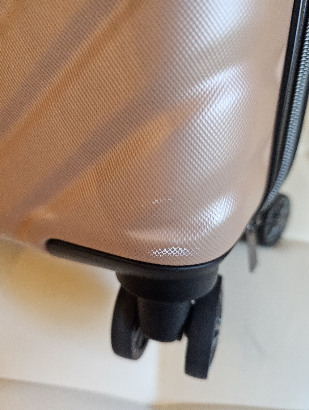 Kenneth Cole Rose Gold Hardside Carry-On Spinner Suitcase 20" - Picture 12 of 12